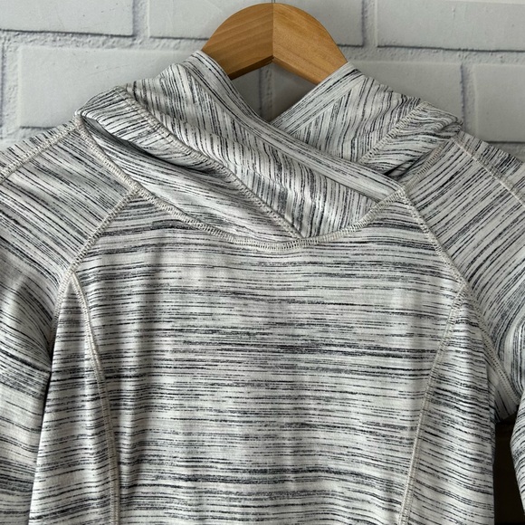 Lululemon Think Fast Hoodie size 4 - Picture 3 of 8